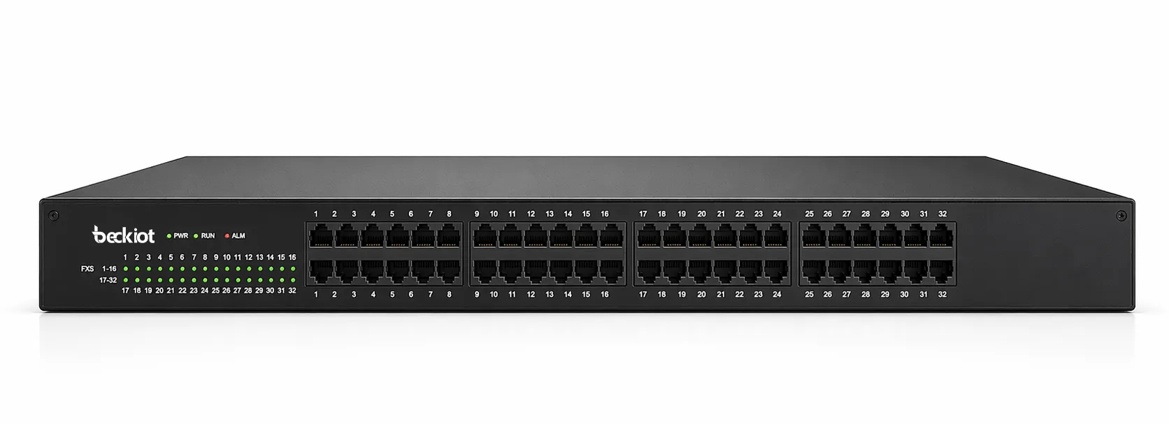 机架式安装的IPGA-32S FXS网关正面视图